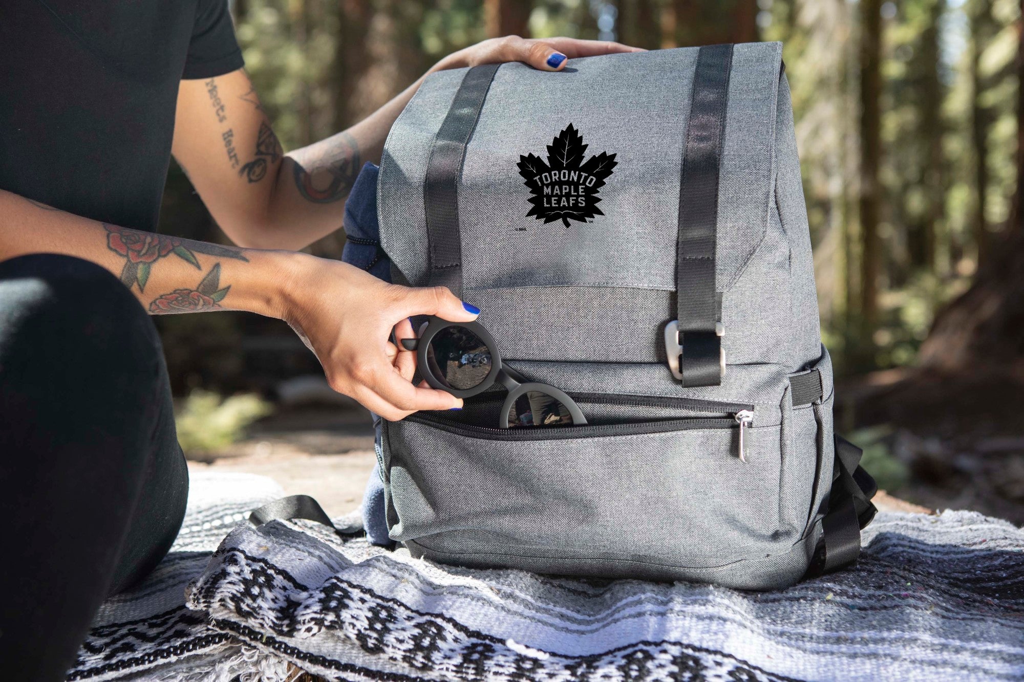 Toronto Maple Leafs - On The Go Traverse Backpack Cooler