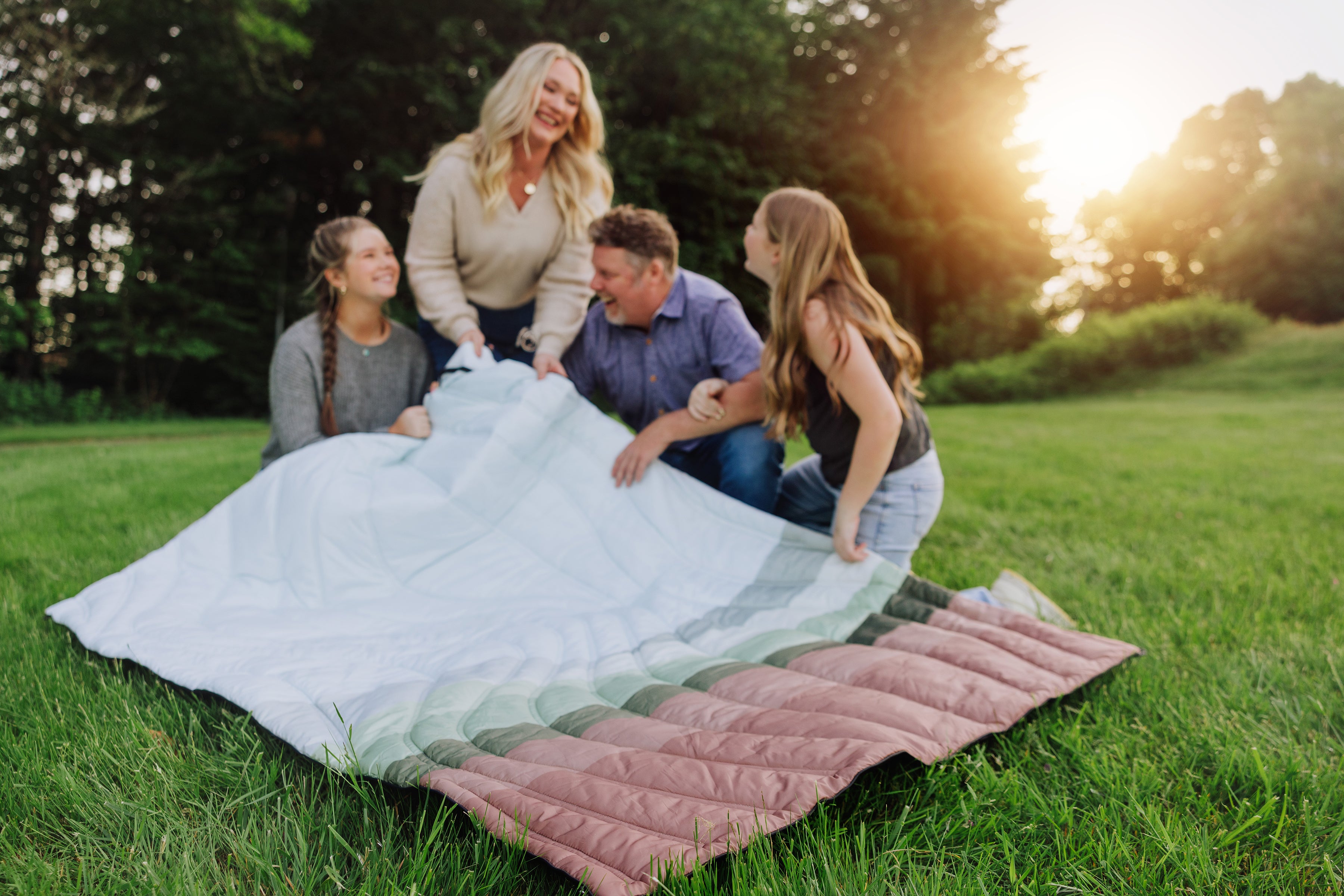 Aura Outdoor Puffer Blanket