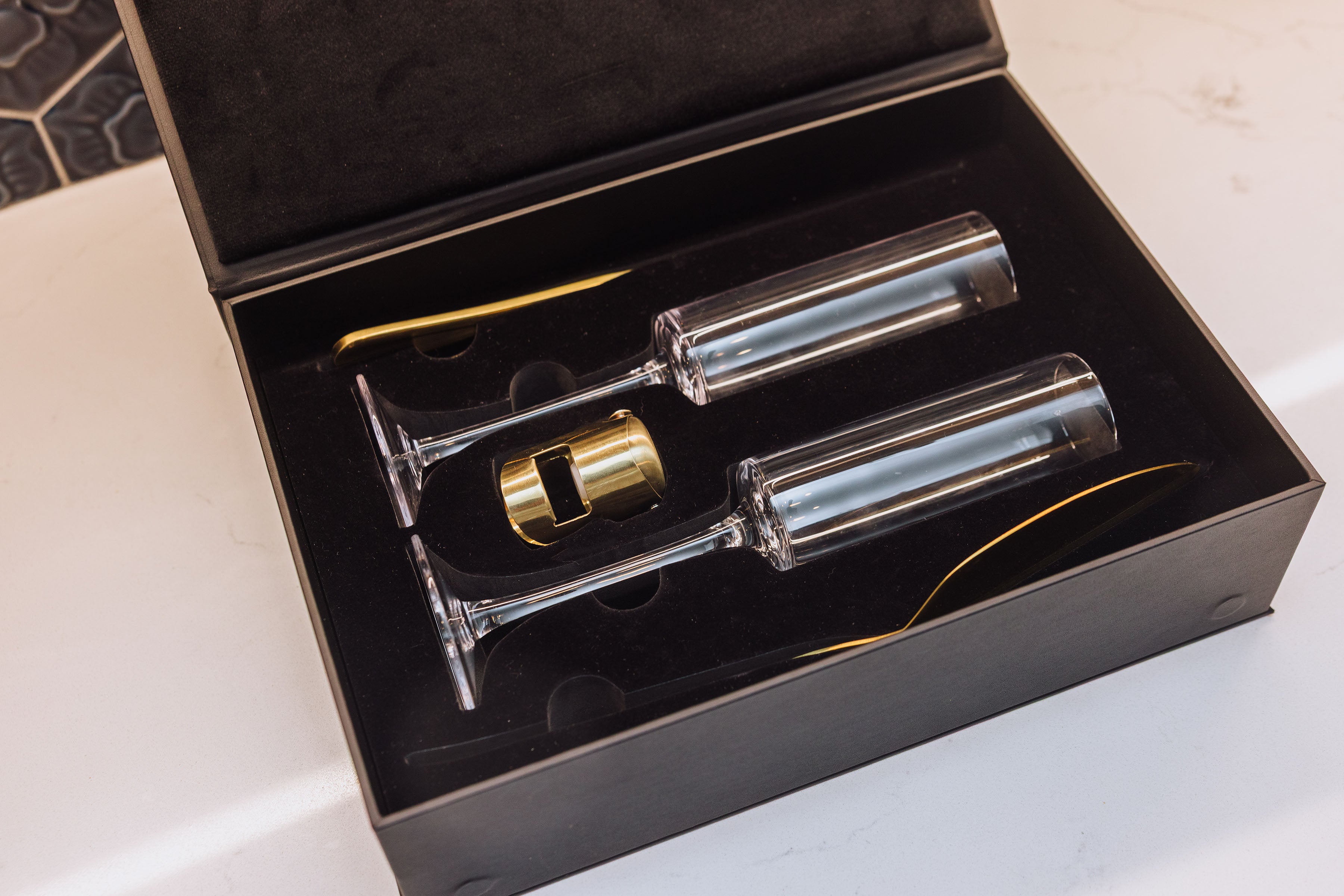 Arbane Champagne Glass Set with Cake Knife