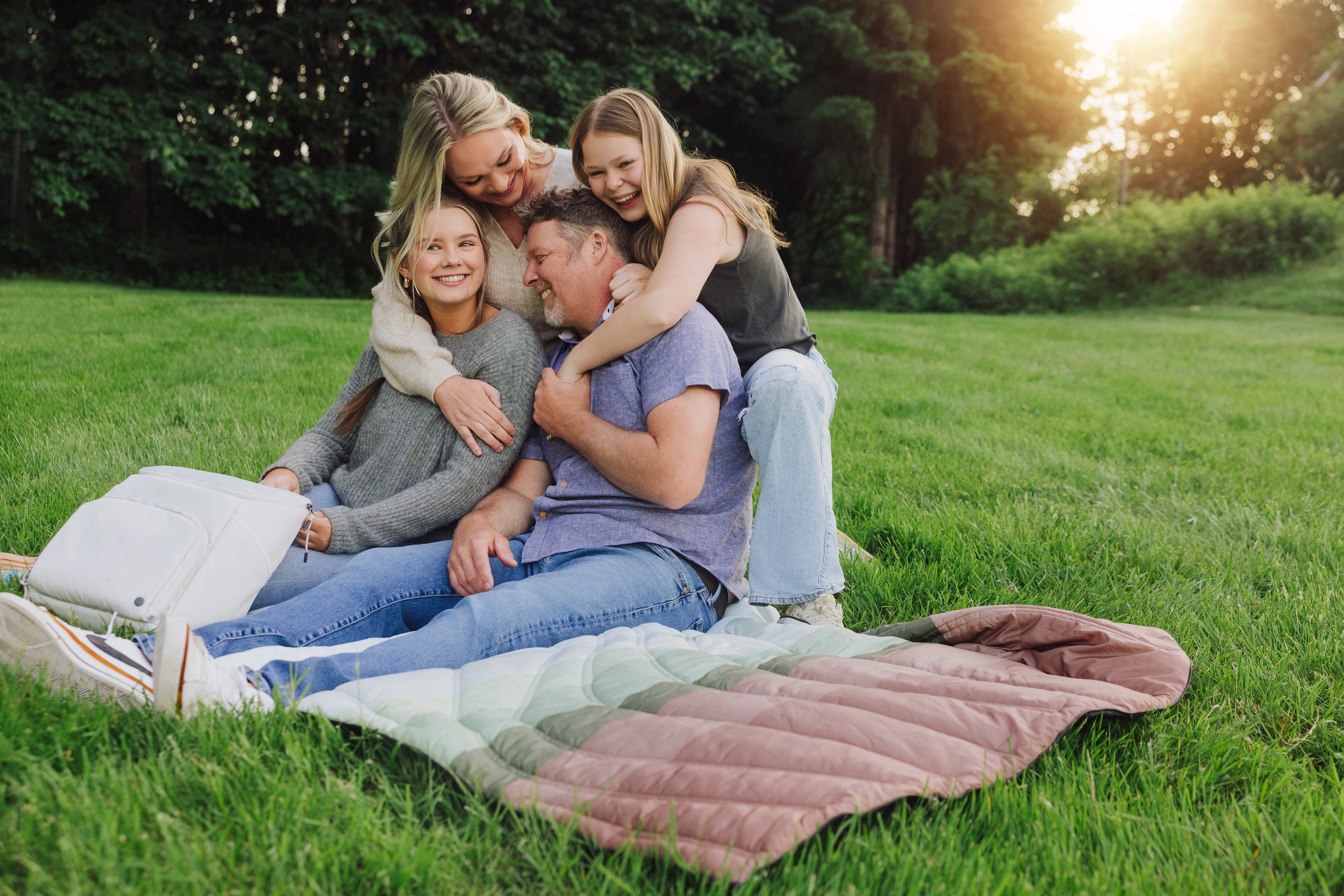 Aura Outdoor Puffer Blanket