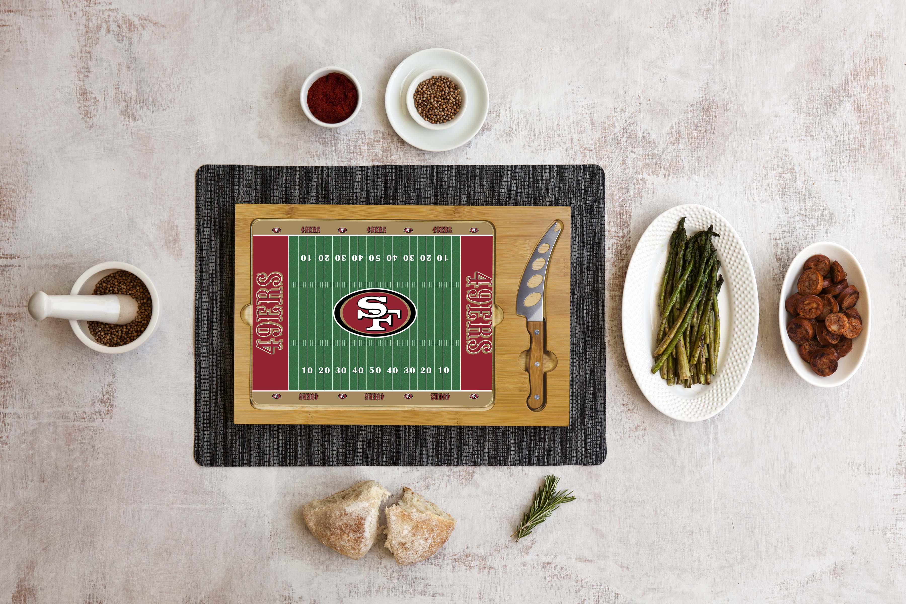 San Francisco 49ers Football Field - Icon Glass Top Cutting Board & Knife Set: 2 of 4
