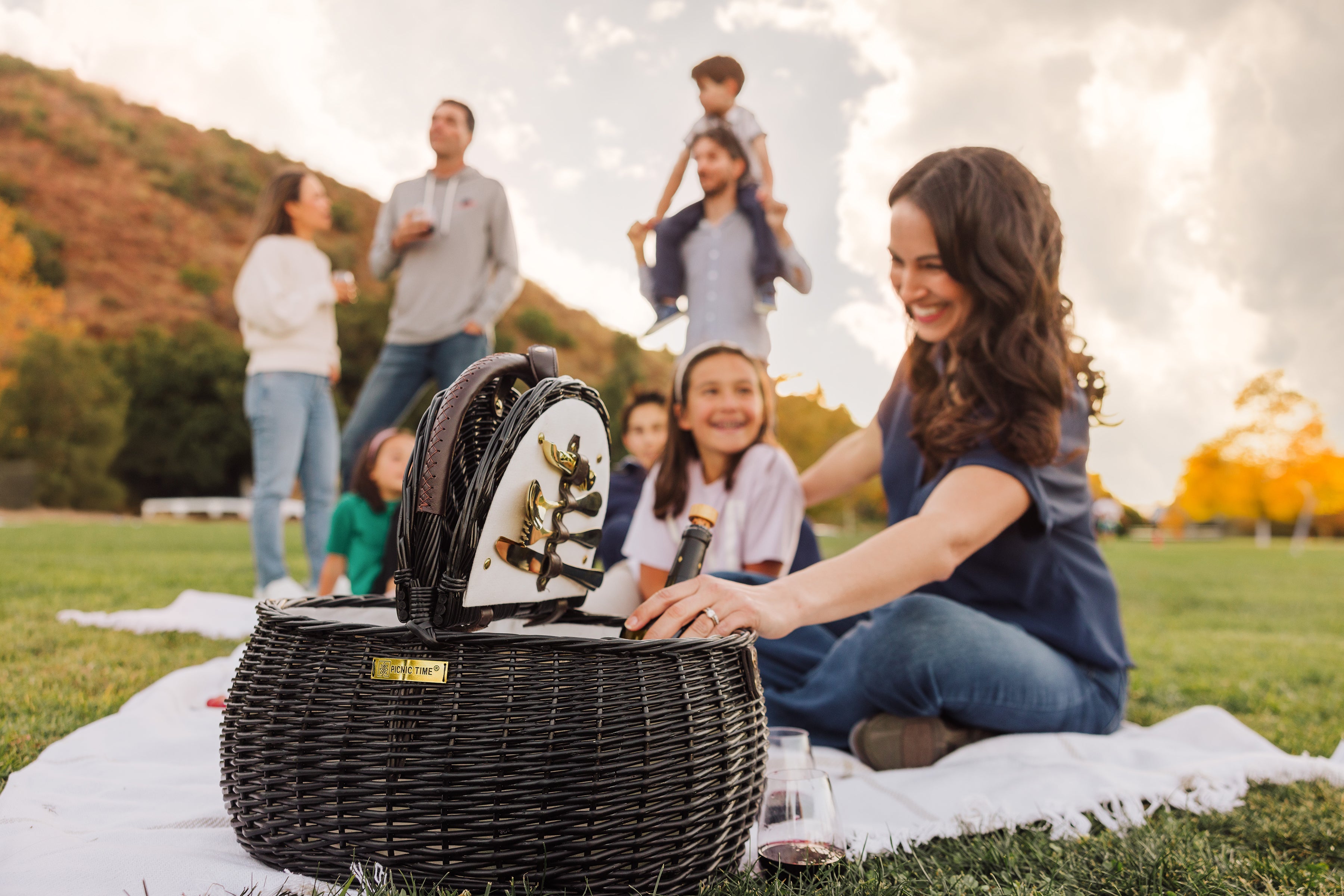 Evening Picnic Basket with Service for Two