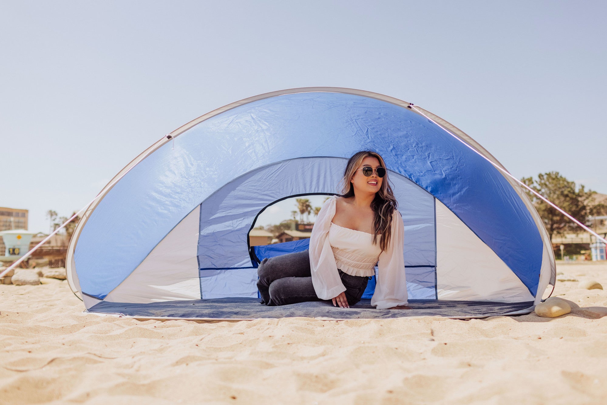 Ole Miss Rebels - Manta Portable Beach Tent