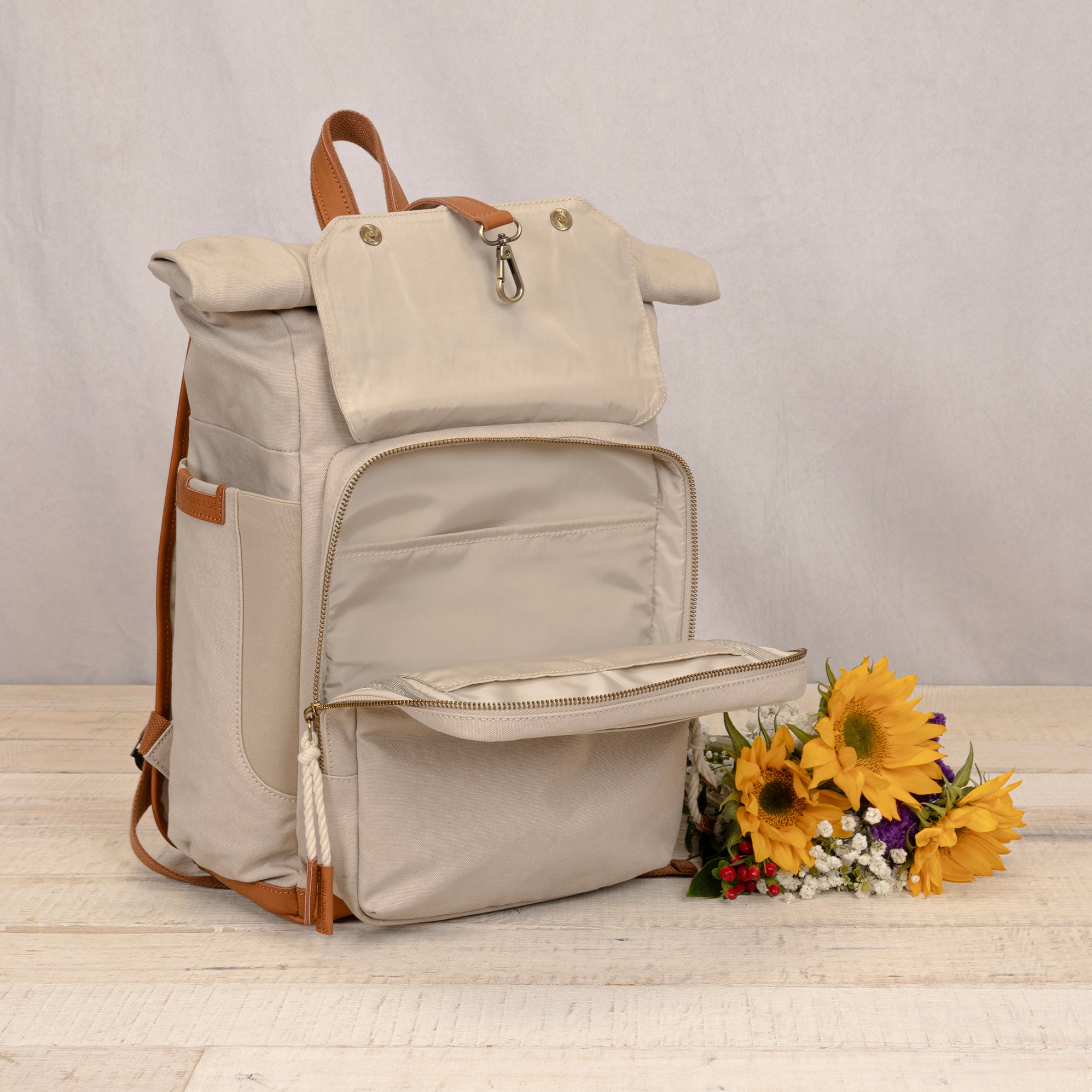 cool leather picnic backpack Carmel Roll Top Picnic Backpack Cooler Tan