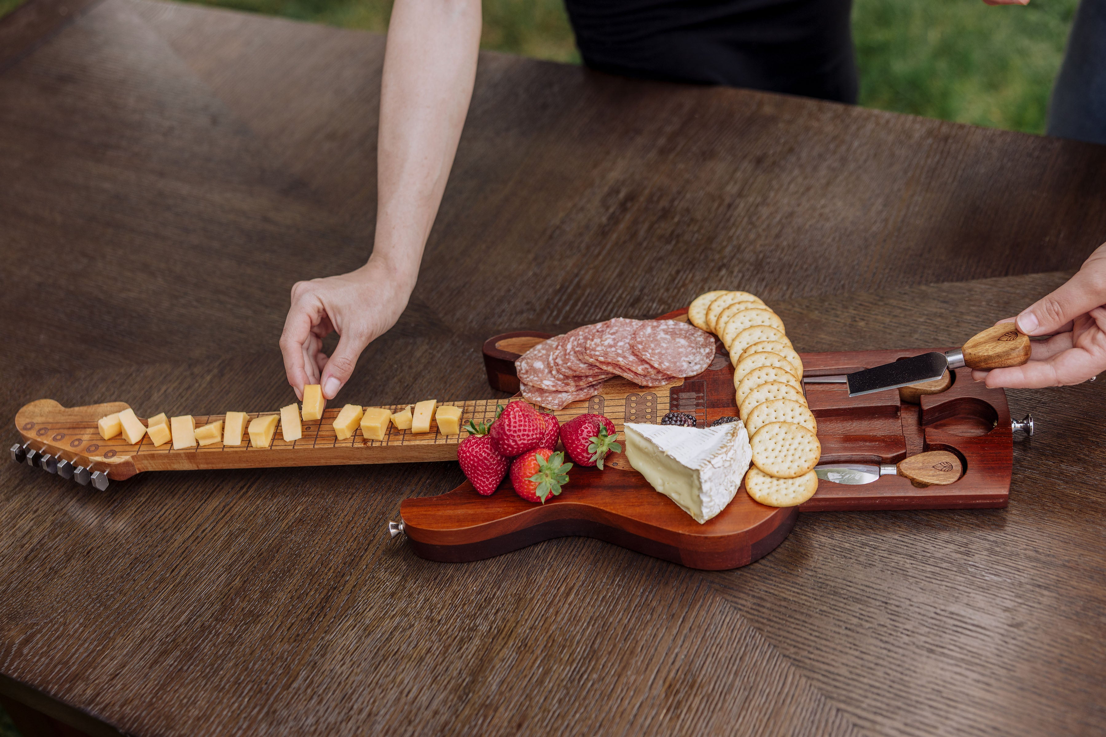 Guitar Legend Cheese Board & Tools Set