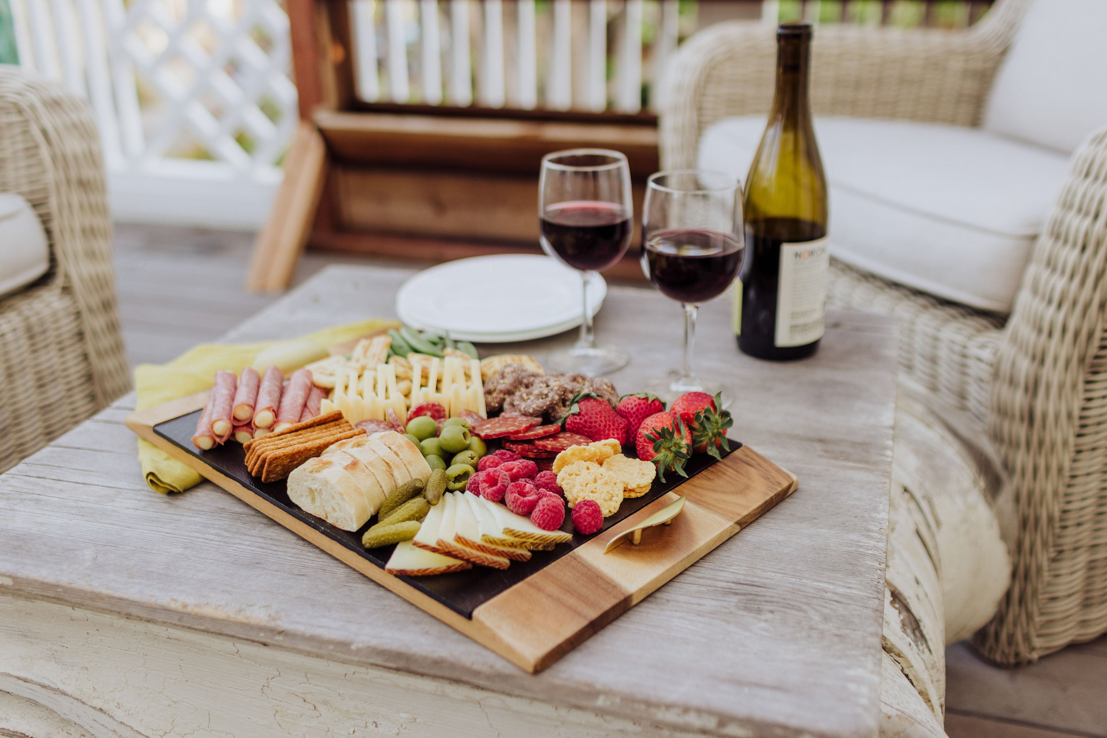 Covina Acacia and Slate Serving Tray – PICNIC TIME FAMILY OF BRANDS