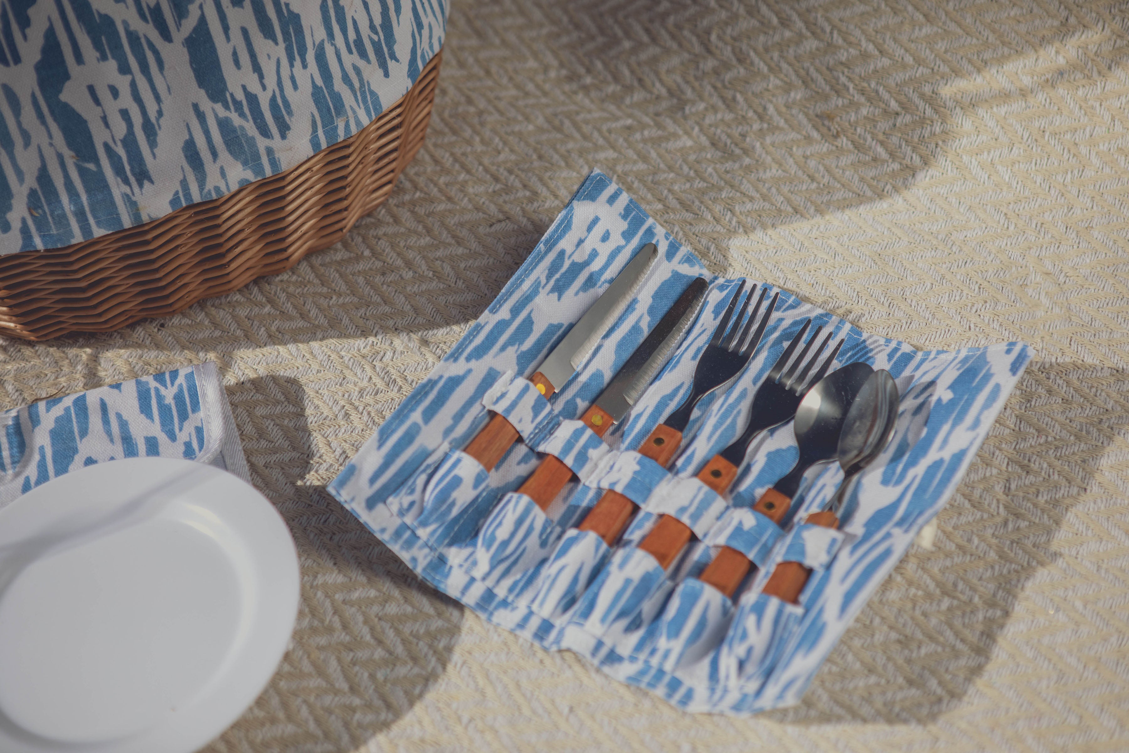 Promenade Picnic Basket-Picnic Time Family of Brands