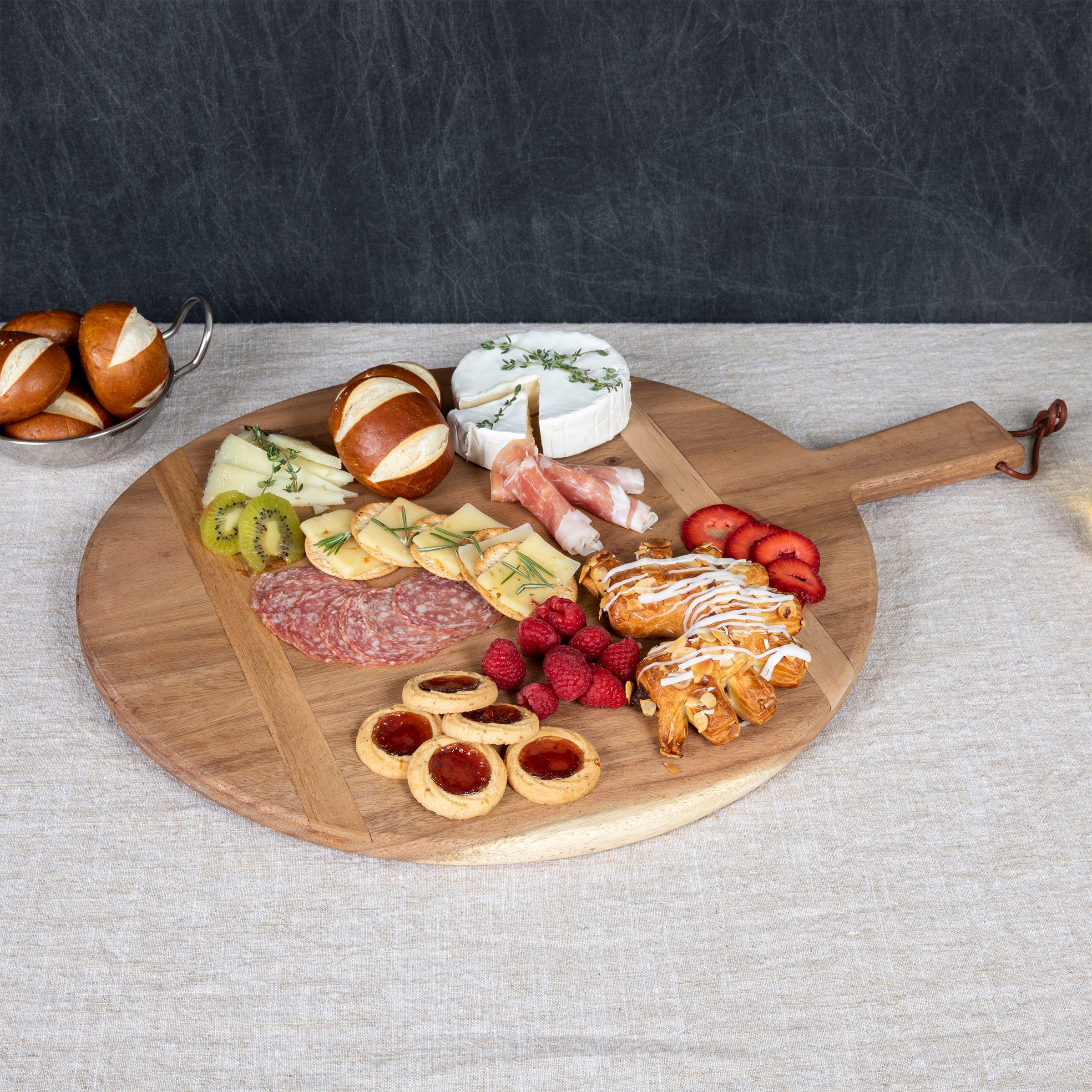 Madera Round Charcuterie Board x 18