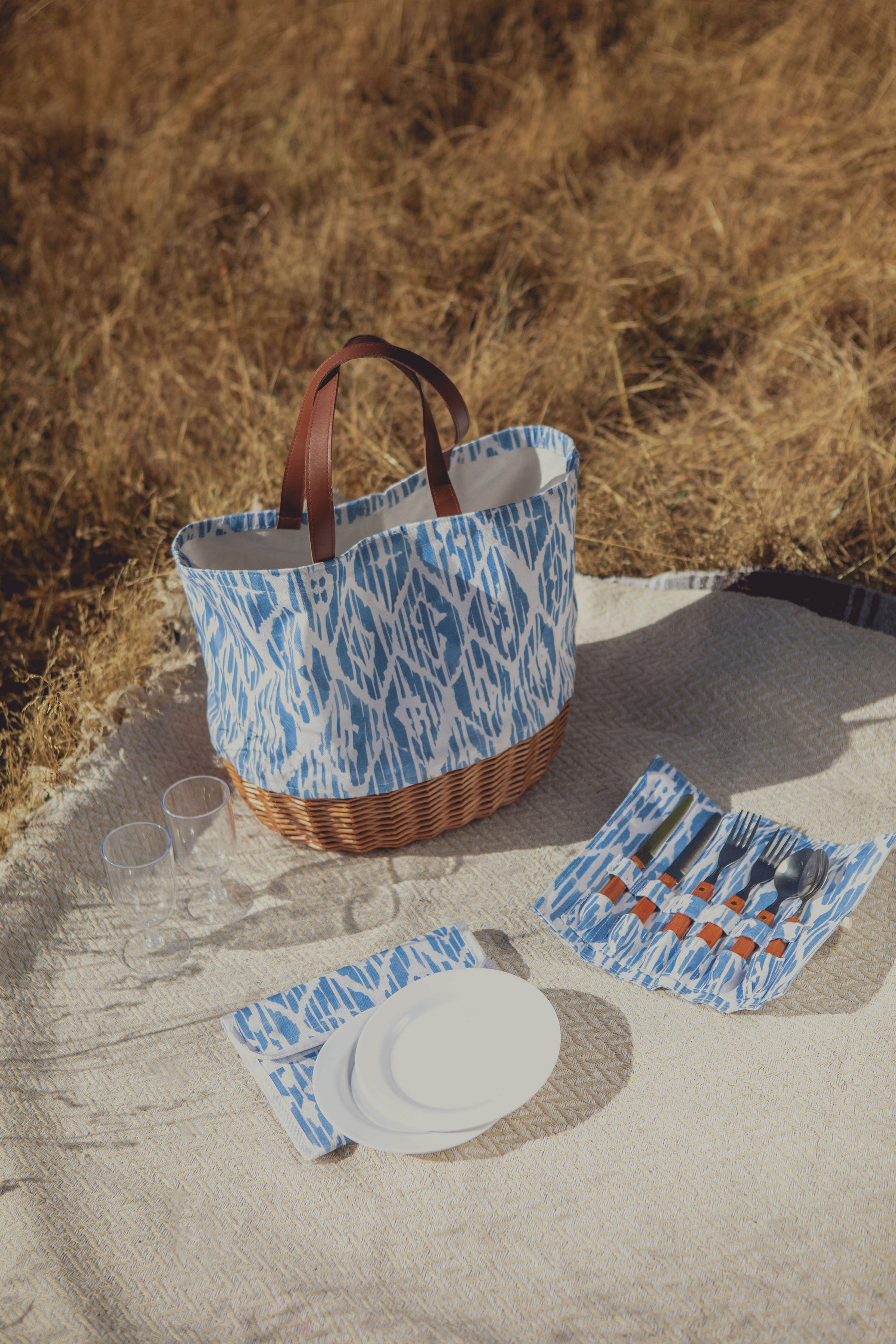 Promenade Picnic Basket-Picnic Time Family of Brands