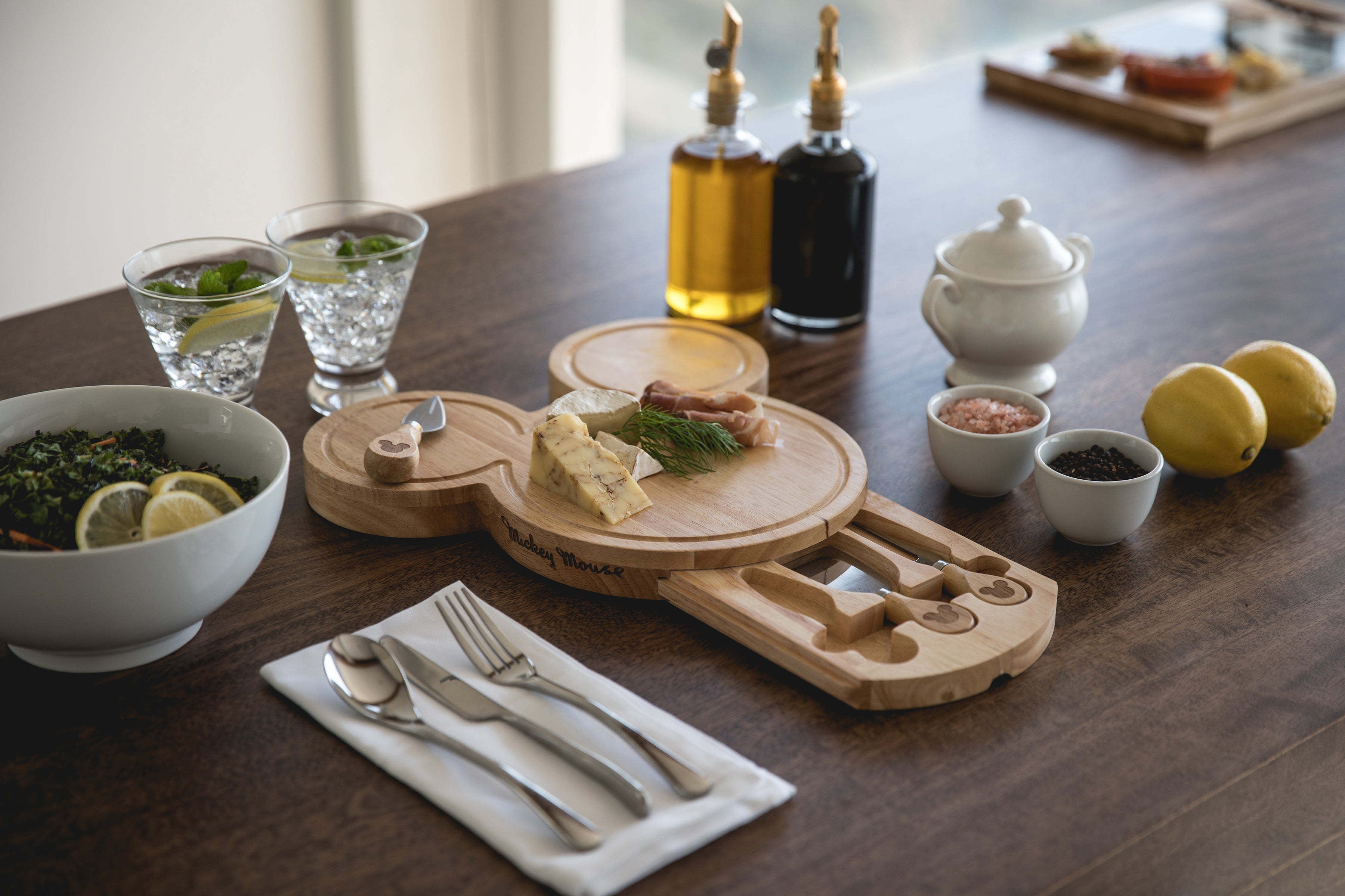 Mickey Mouse - Head Shaped Cheese Board with Tools