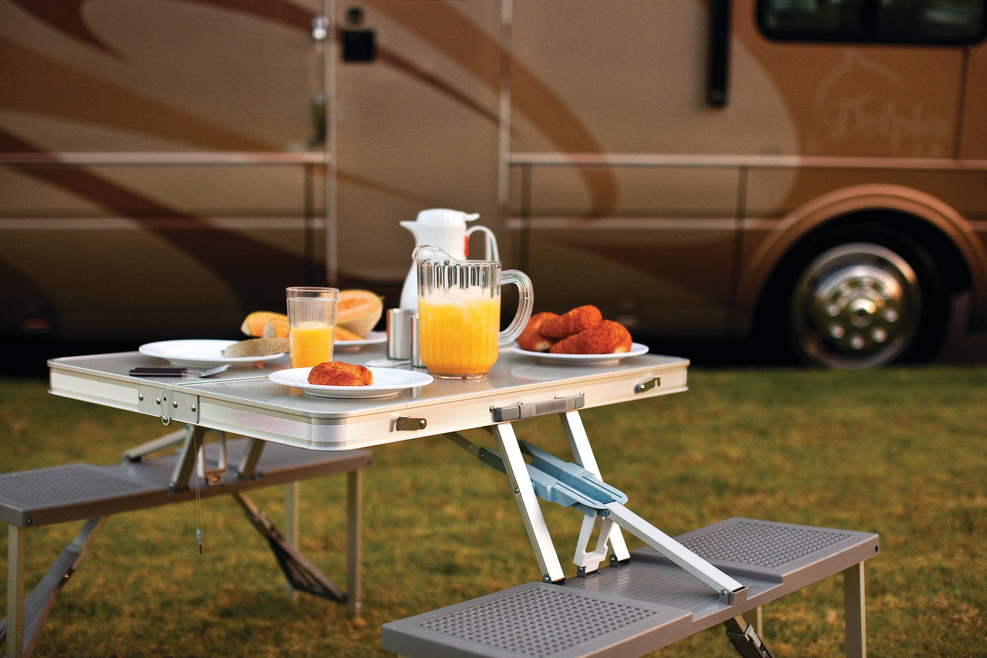 Mobile Pinic Table Aluminum Portable Picnic Table with Seats – PICNIC TIME FAMILY OF BRANDS