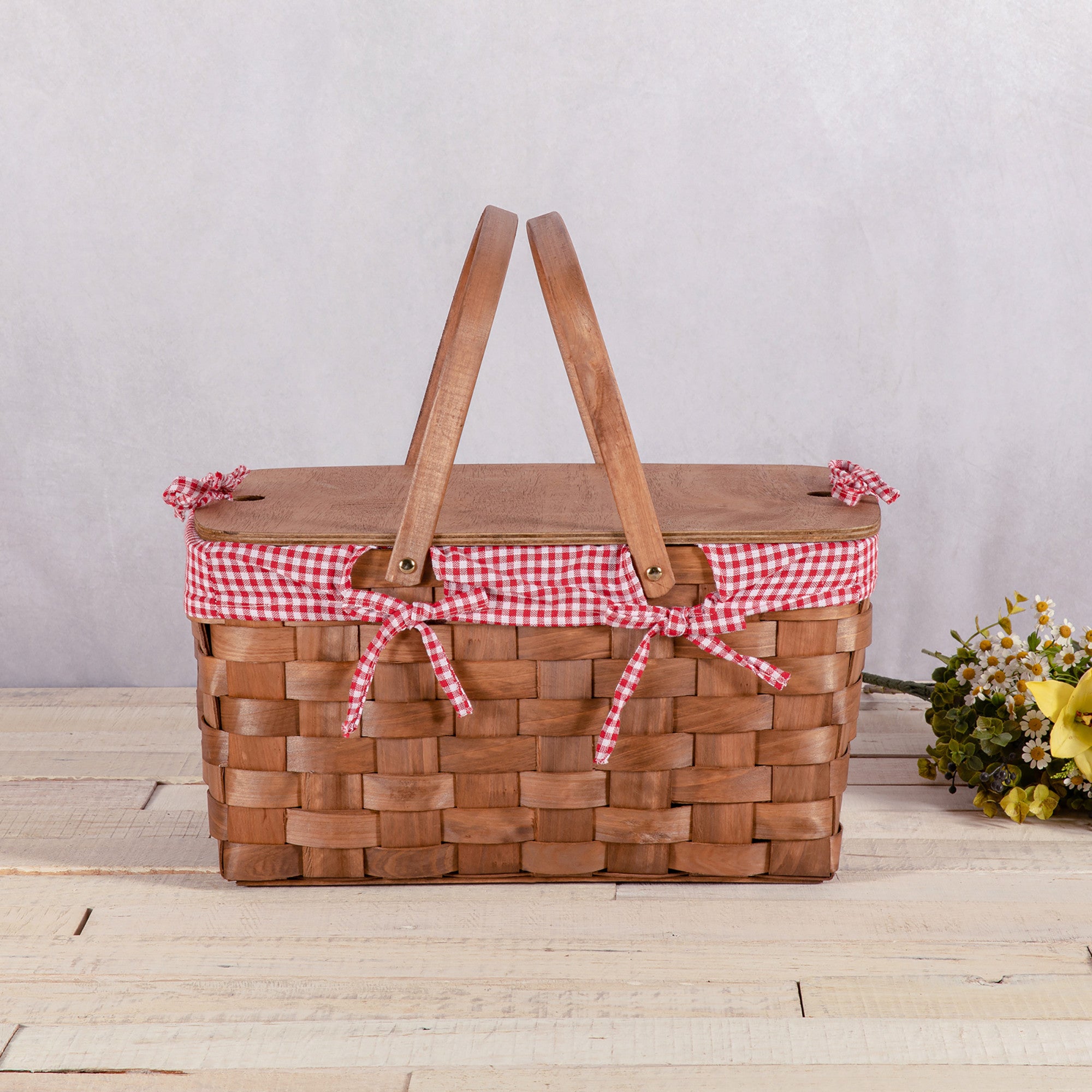 Red & White Gingham Pattern