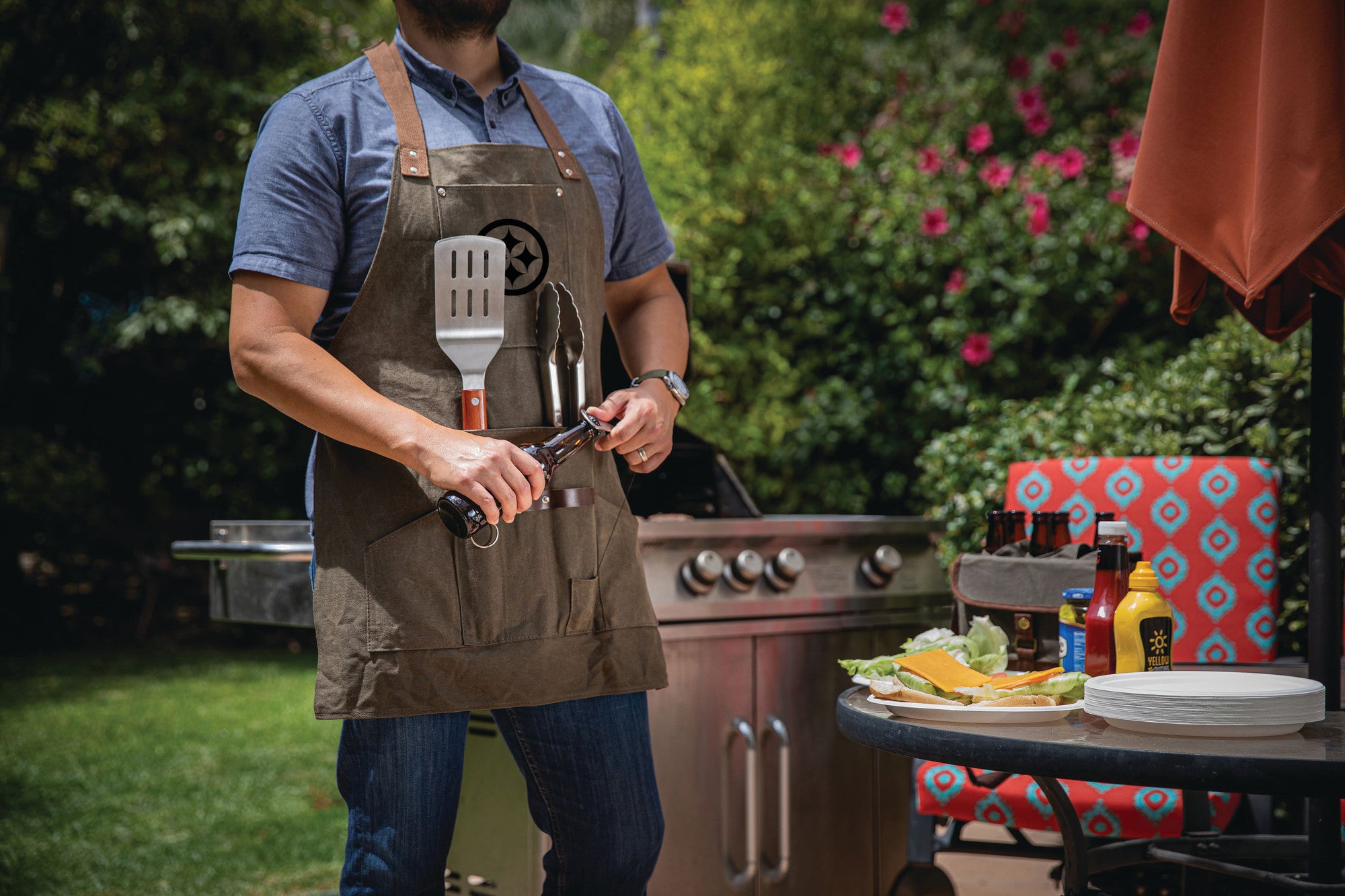 Pittsburgh Steelers - BBQ Apron with Tools & Bottle Opener