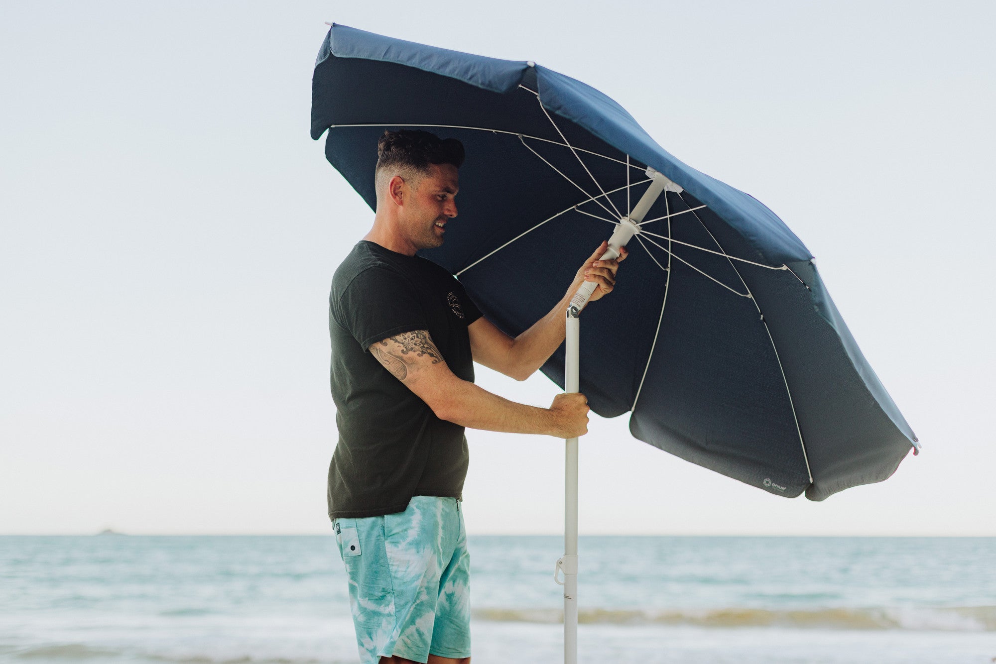 5.5 ft Portable Beach Umbrella - Compact & UV Protective – PICNIC