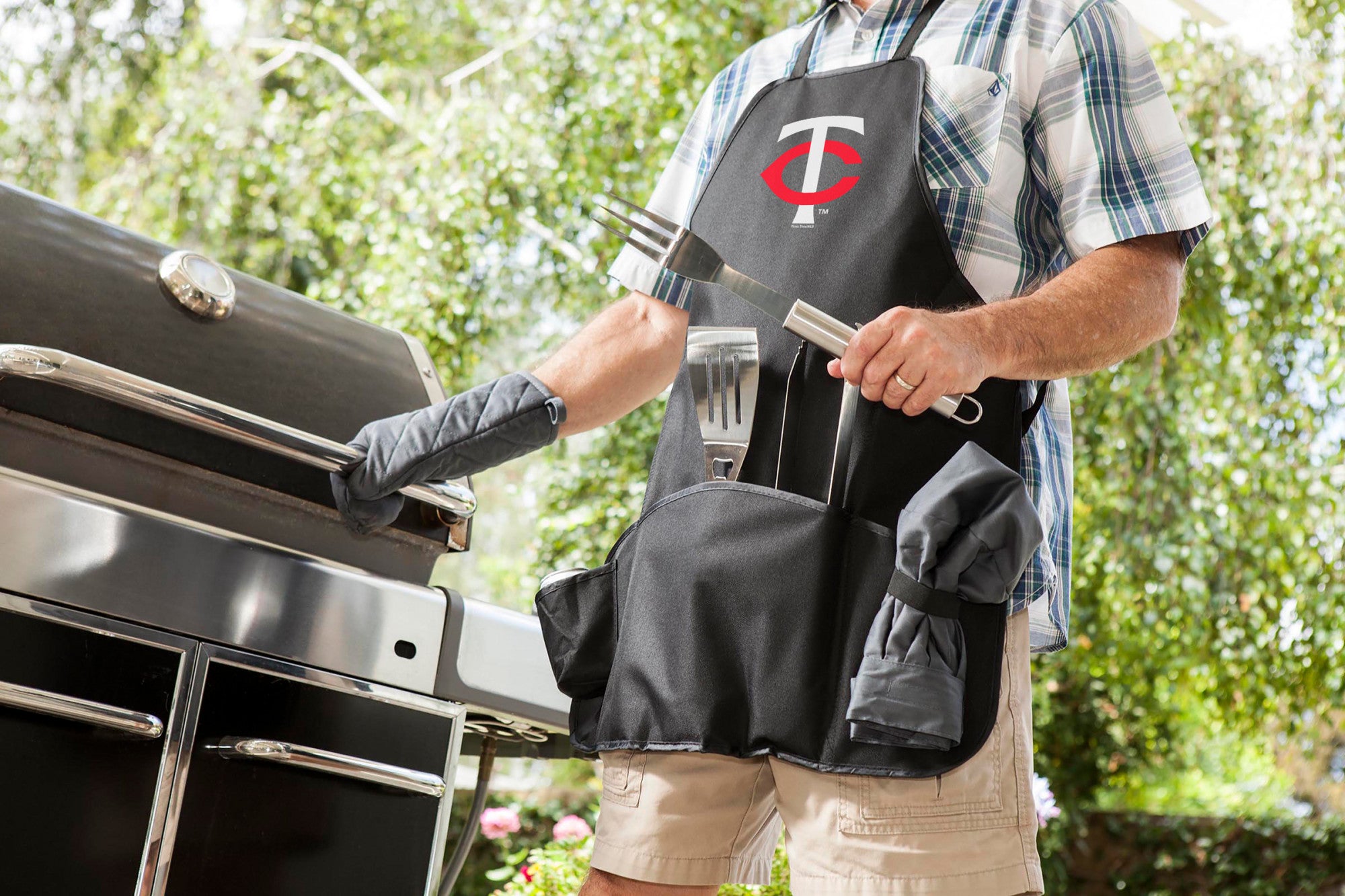 Minnesota Twins - BBQ Apron Tote Pro Grill Set