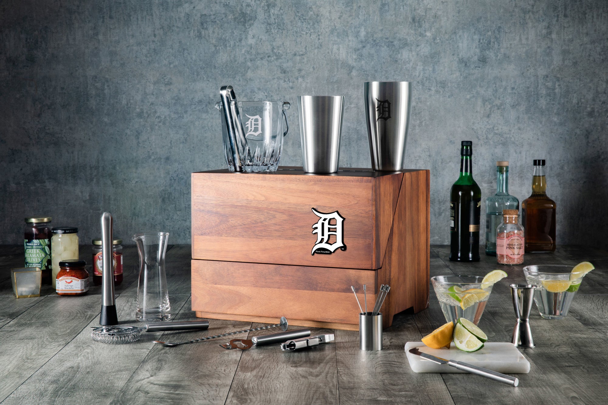 Detroit Tigers - Madison Acacia Tabletop Bar Set